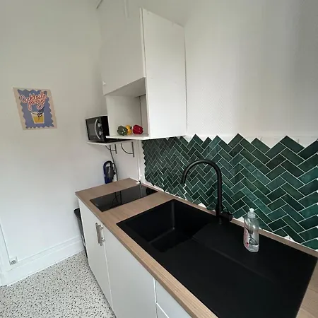 Le Blandan Chic Proche Thermal Apartment