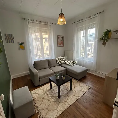 Le Blandan Chic Proche Thermal Apartment