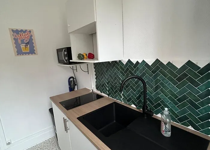 Le Blandan Chic Proche Thermal Apartment